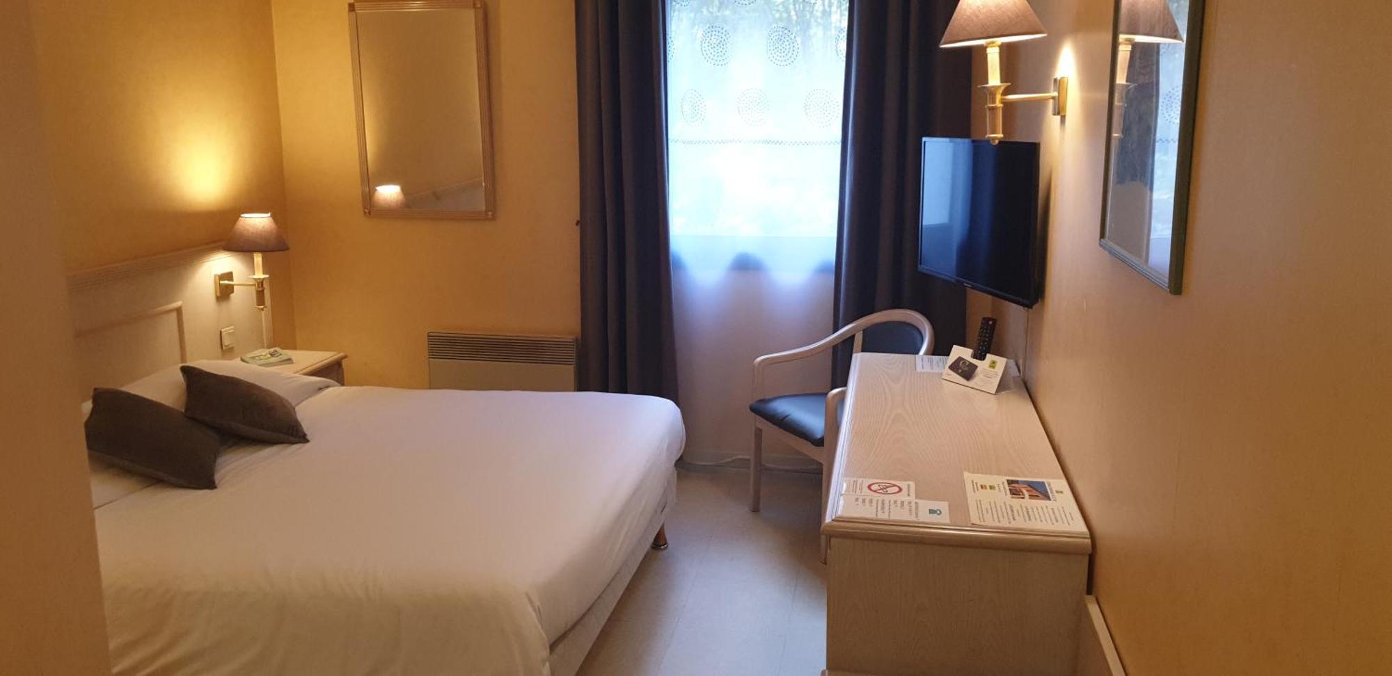 Logis L'Auberge Bourbonnaise Saint-Yorre Kültér fotó