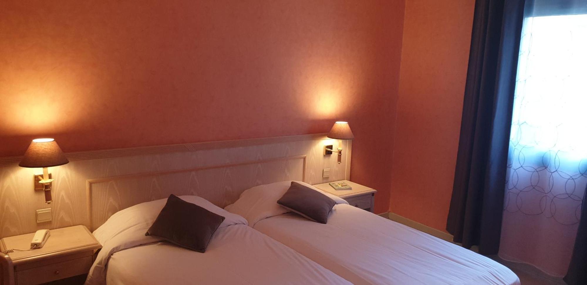 Logis L'Auberge Bourbonnaise Saint-Yorre Kültér fotó