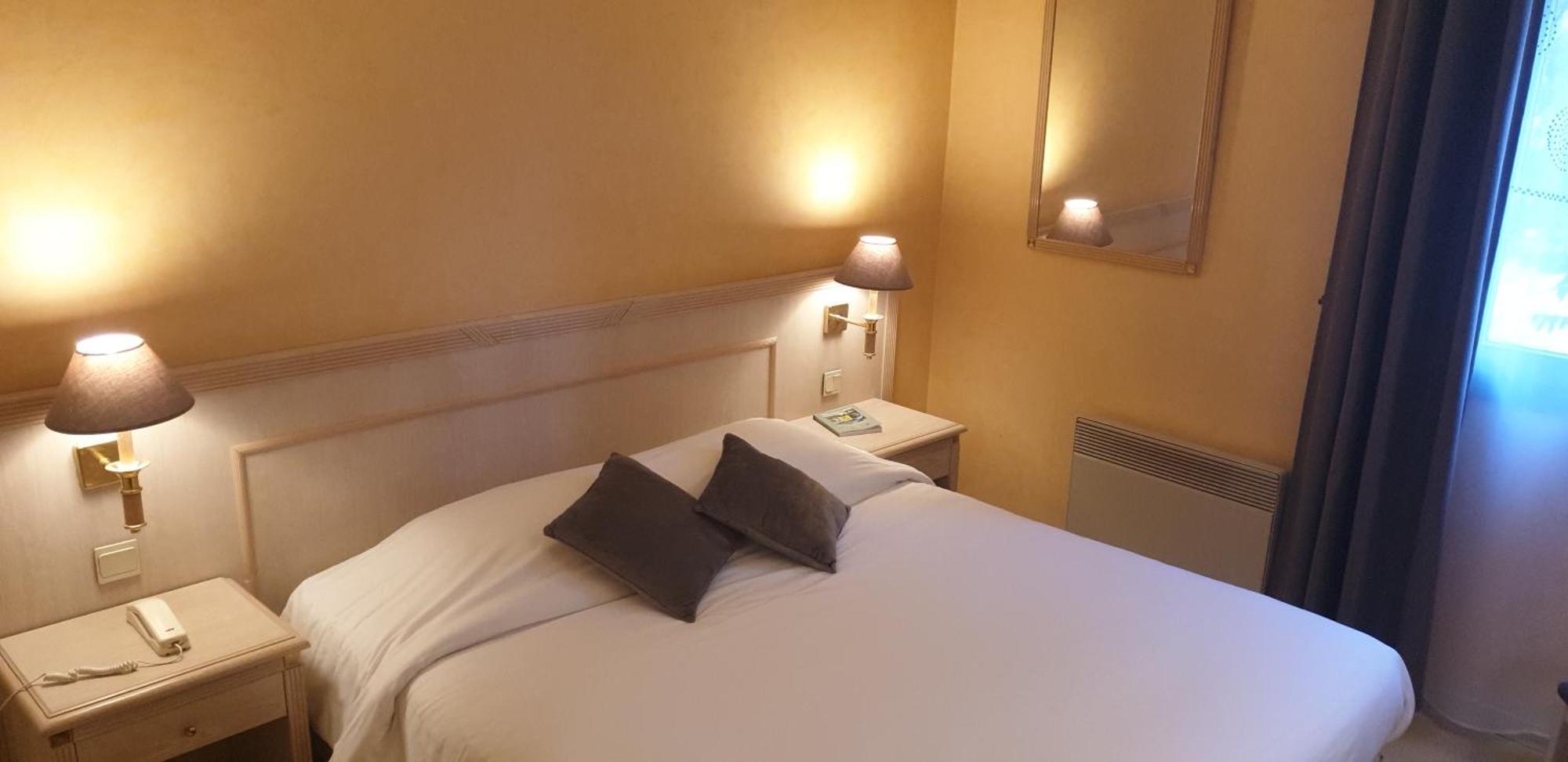 Logis L'Auberge Bourbonnaise Saint-Yorre Kültér fotó