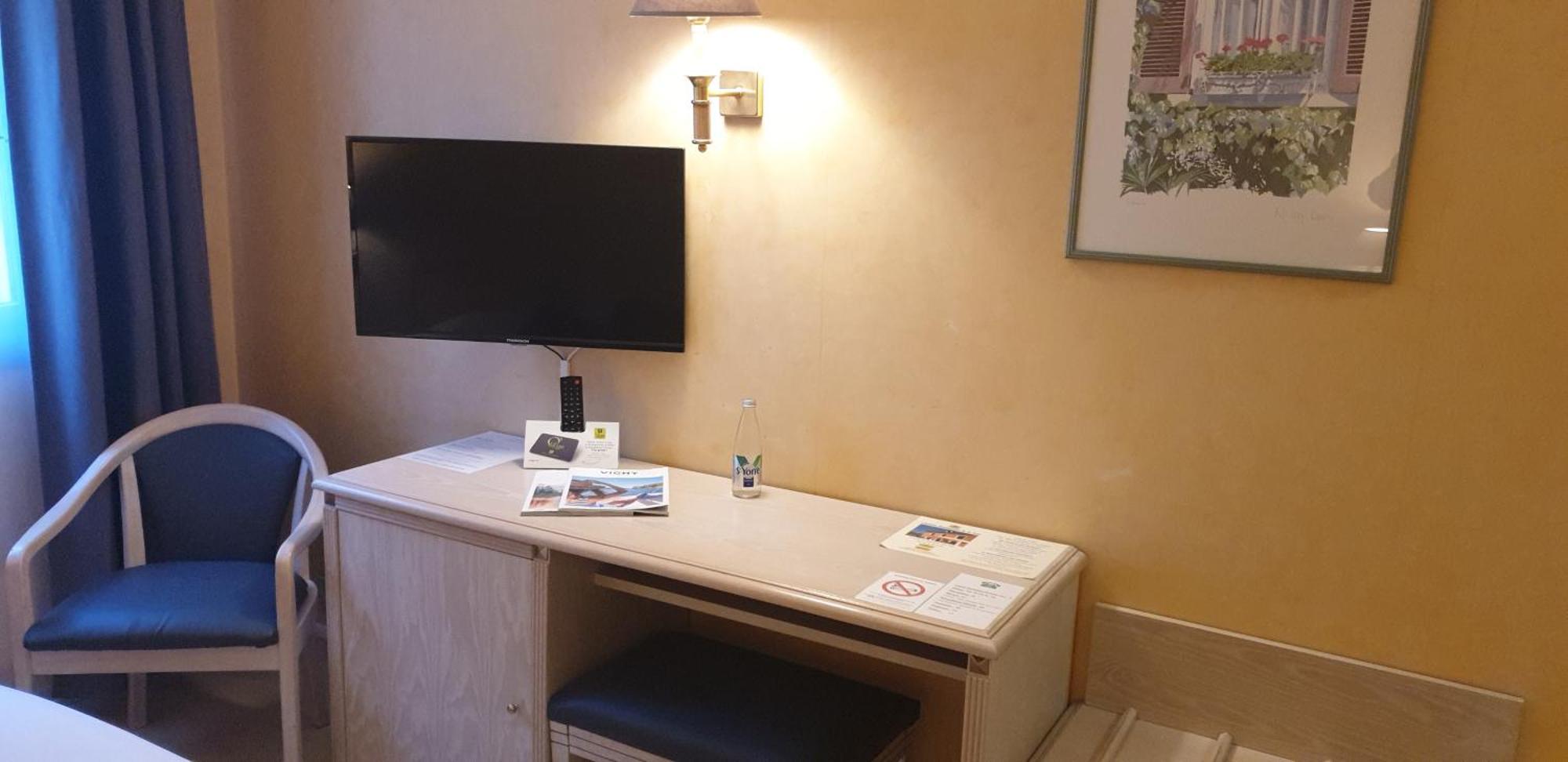 Logis L'Auberge Bourbonnaise Saint-Yorre Kültér fotó