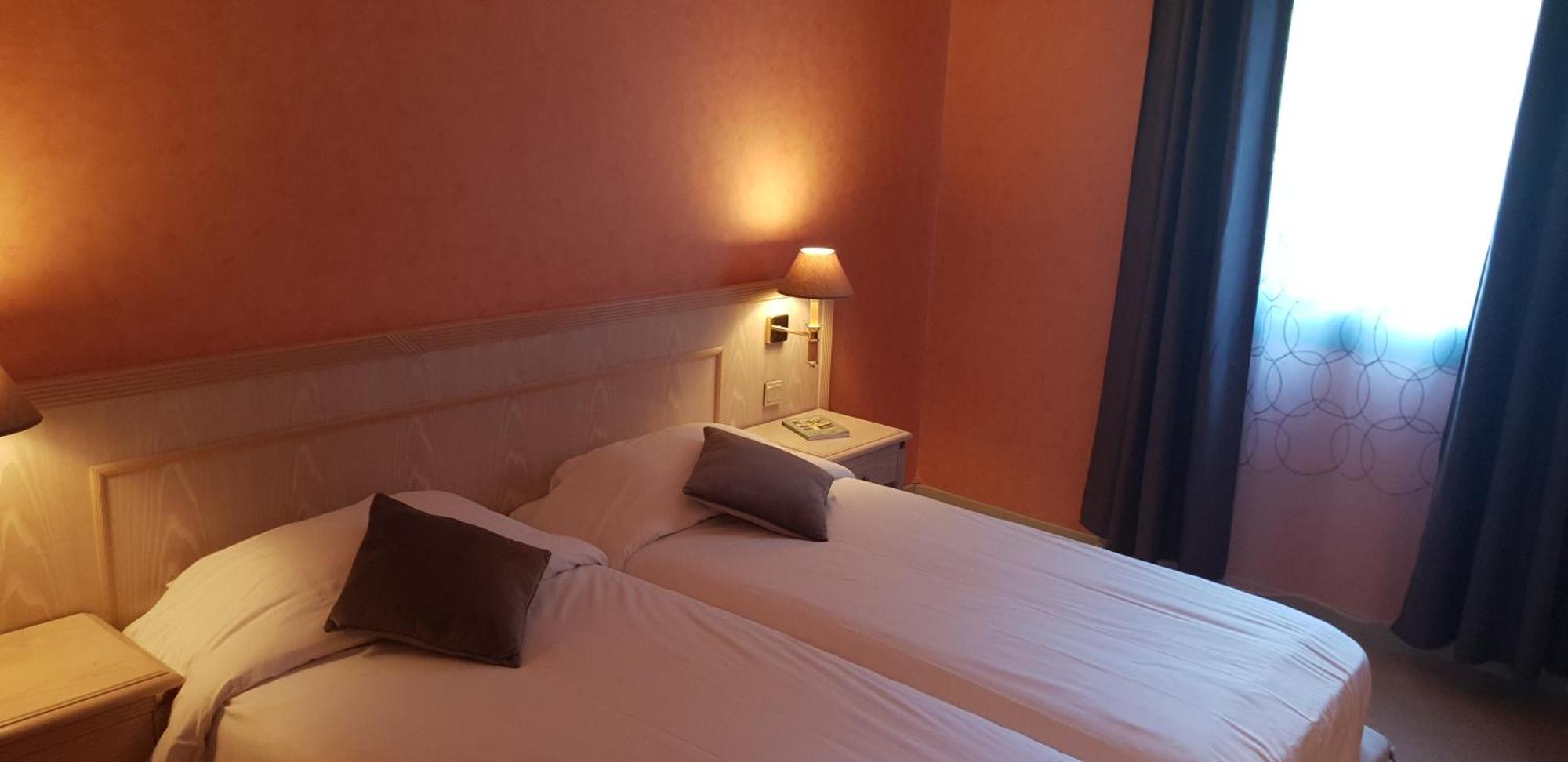 Logis L'Auberge Bourbonnaise Saint-Yorre Kültér fotó