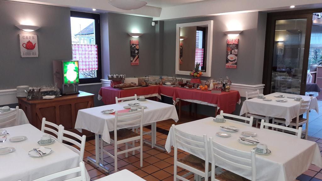 Logis L'Auberge Bourbonnaise Saint-Yorre Kültér fotó