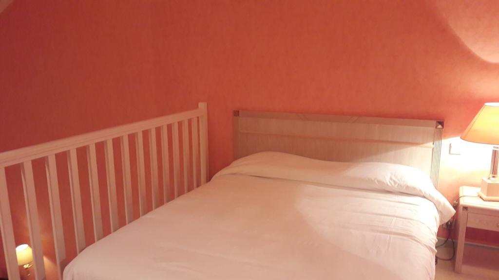 Logis L'Auberge Bourbonnaise Saint-Yorre Kültér fotó