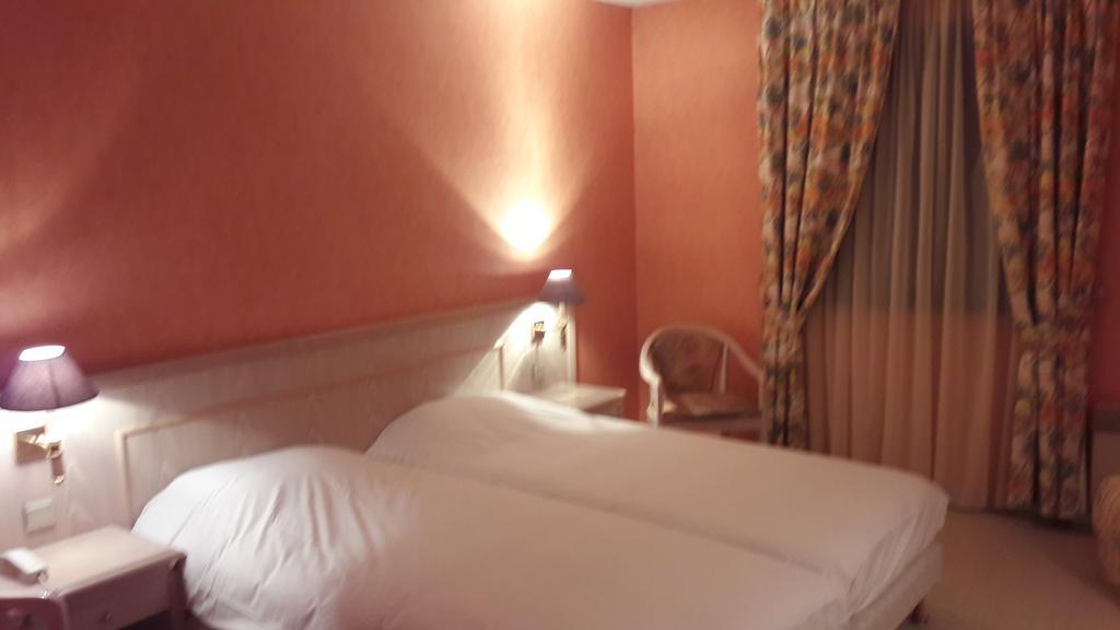 Logis L'Auberge Bourbonnaise Saint-Yorre Kültér fotó