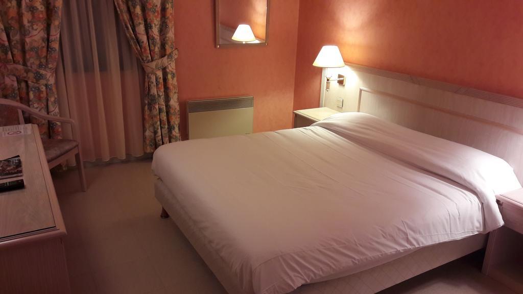 Logis L'Auberge Bourbonnaise Saint-Yorre Kültér fotó
