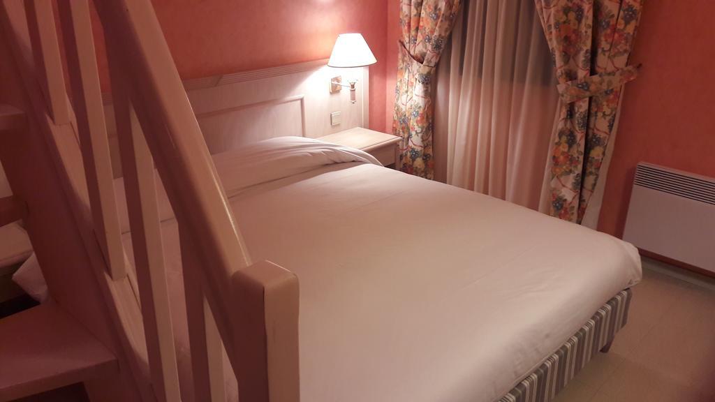 Logis L'Auberge Bourbonnaise Saint-Yorre Kültér fotó