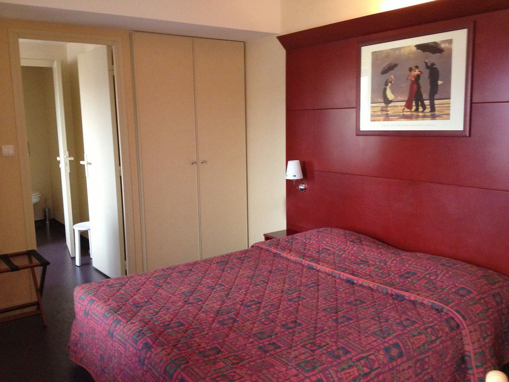 Logis L'Auberge Bourbonnaise Saint-Yorre Kültér fotó