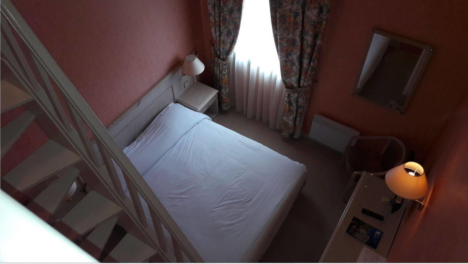 Logis L'Auberge Bourbonnaise Saint-Yorre Kültér fotó